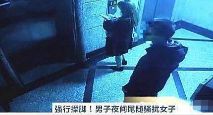 强迫女生脱丝袜,揭秘强迫女生脱袜背后的心理谜团