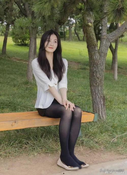 强插丝袜短裙同事小说